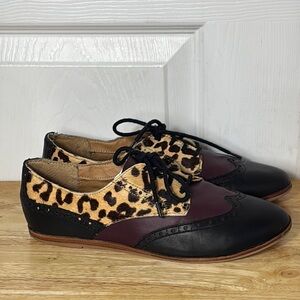 DOLCE VITA lace up Oxford black burgundy leopard print hair size 8 rubber sole